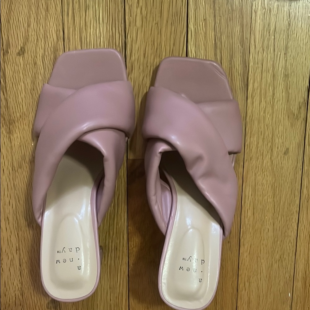 Sandals - Picture 4 of 4